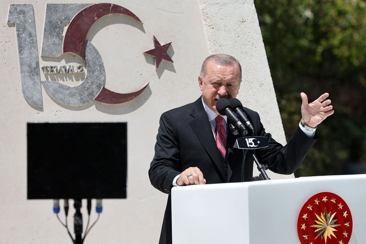 Erdogan conmemora cinco años de un golpe fallido que cambió Turquía