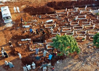 Los casos de COVID-19 se disparan en el norte de Siria