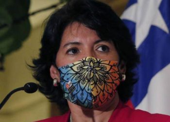 Candidata chilena de centroizquierda promete respetar tratados de libre comercio