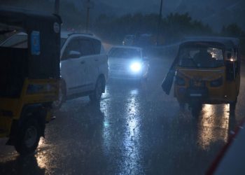Más de 100 muertos por inundaciones en India y Nepal