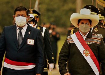 Ministro de Defensa de Perú presenta renuncia tras polémica sobre ascensos de oficiales