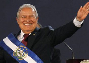 Interpol retira de su lista roja a expresidente Sánchez Cerén de El Salvador