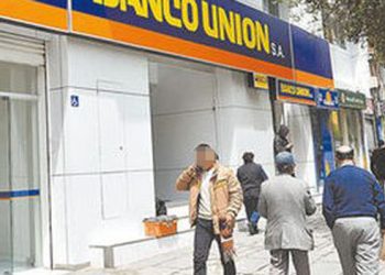 Aprehenden a cinco personas por desfalco de Bs 700.000 en una agencia del Banco Unión