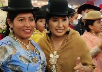 Eva Copa sorprende luciendo atuendo de la chola paceña