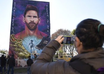 Un mural gigante celebra al Messi ‘de otra galaxia’ en su Rosario natal