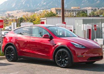Investigan en EEUU incendio ‘espontáneo’ de un Tesla de alta gama