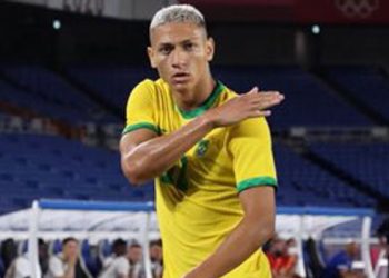 Richarlison brilla en Tokio-2020 con la ’10’ de Pelé y Neymar