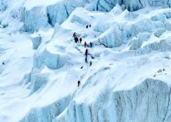 Dos montañeros, un estadounidense y un suizo, mueren en el Everest
