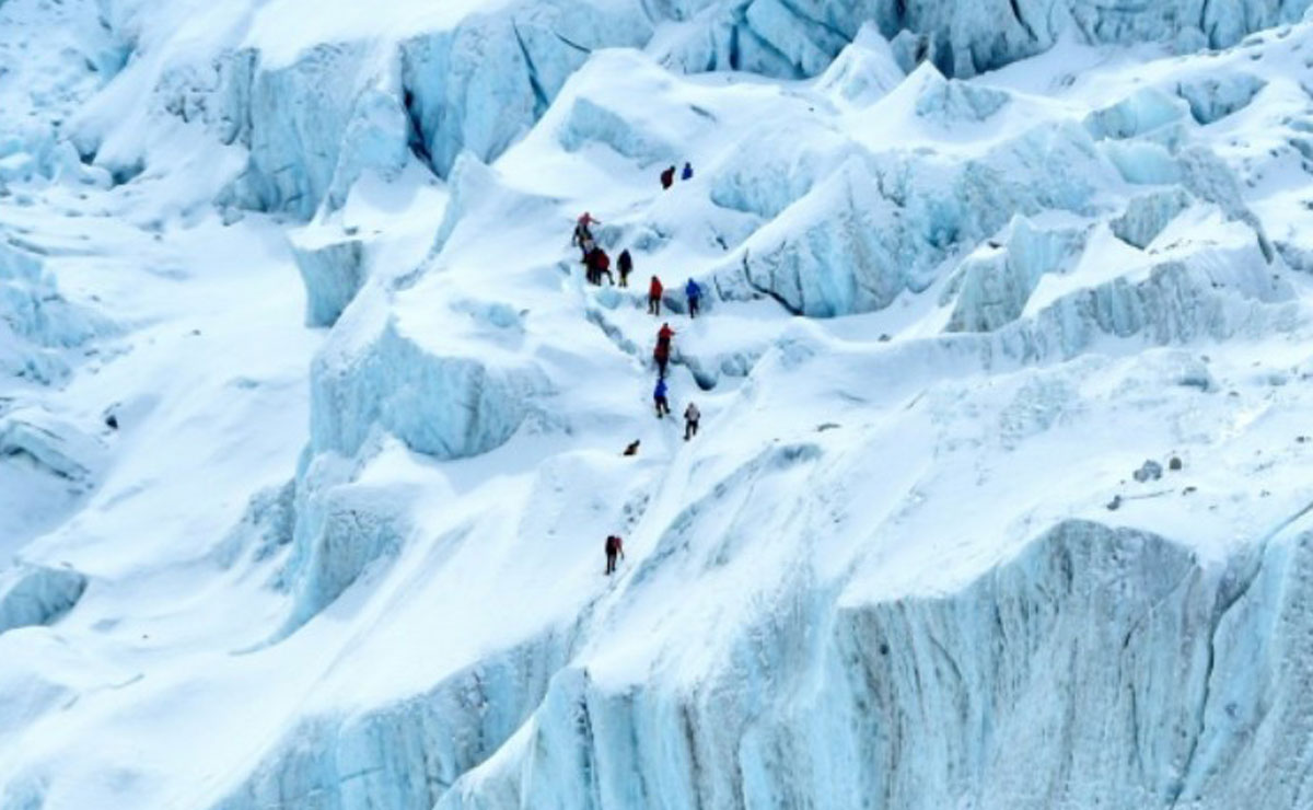 Dos montañeros, un estadounidense y un suizo, mueren en el Everest