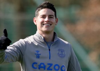 Rueda le pone un tapabocas a James: Colombia avanza sin la guía de su estrella