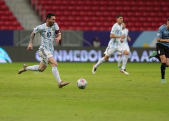 Con un Messi encendido, Argentina vence 1-0 a Uruguay en el clásico rioplatense