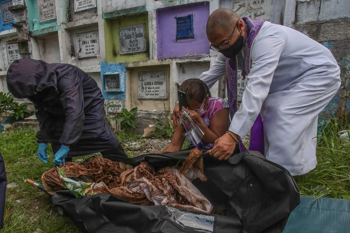 Los muertos de la ‘guerra contra la droga’ en Filipinas tienen que salir de la tumba