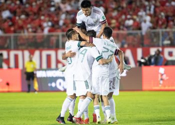 ‘Tecatito’ Corona mantiene líder a México en clasificatorio para Qatar-2022