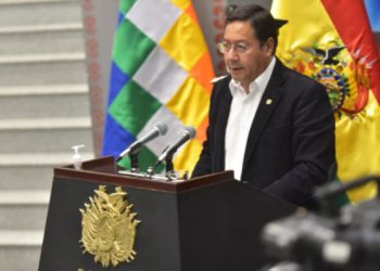 Arce reconoce aporte de las FFAA en la investigación por muertes en Sacaba y Senkata