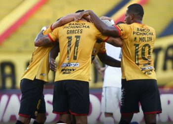 Barcelona remonta la serie y elimina a Vélez de la Libertadores