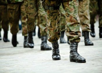 Un soldado condenado a siete meses de prisión en Indonesia por homosexualidad