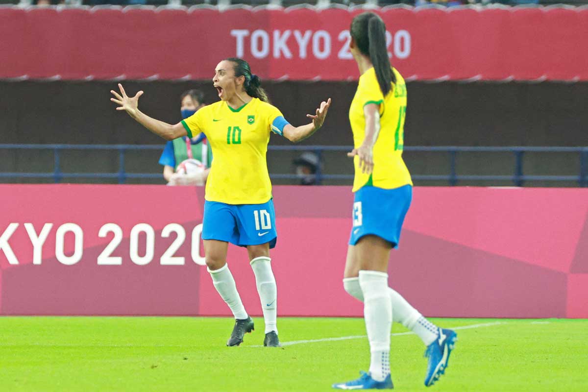 Brasil, con doblete de Marta Vieira, arrolla a China en su debut en los Juegos de Tokio