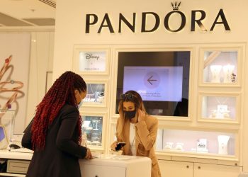 Joyero danés Pandora renuncia a utilizar diamantes de las minas