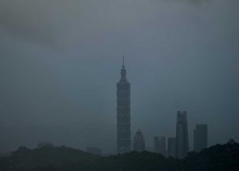 China se prepara para el tifón In-Fa mientras limpia los daños de las inundaciones