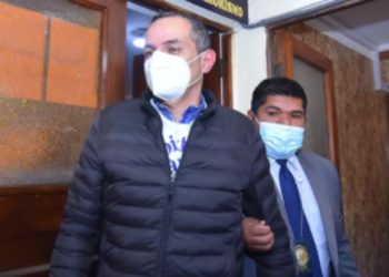 Exviceministro Schlink responsabiliza al exministro Parada de tramitar el crédito del FMI