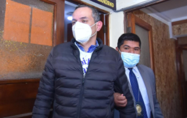 Exviceministro Schlink responsabiliza al exministro Parada de tramitar el crédito del FMI