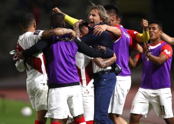 Perú vence 2-1 a Venezuela y revalida opciones de clasificar al Mundial