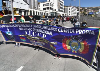 El Gobierno califica de ‘fracaso’ protesta, gremiales se dividen y una facción firma acuerdo
