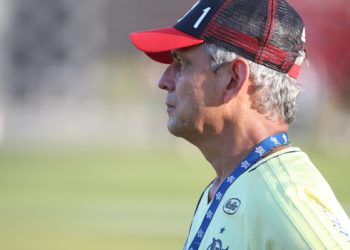Aconsejan a Rueda que se fije en el inflado del balón en La Paz