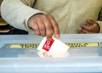 La vuelta del voto obligatorio en Chile avanza tras histórica baja participación