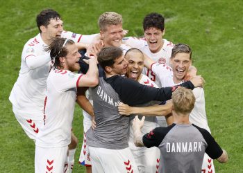 Dinamarca golea 4-0 a Gales y es la primera en cuartos de final de Eurocopa