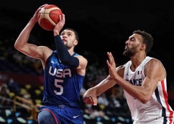 Francia vence 83-76 a Estados Unidos en el torneo olímpico de básquetbol