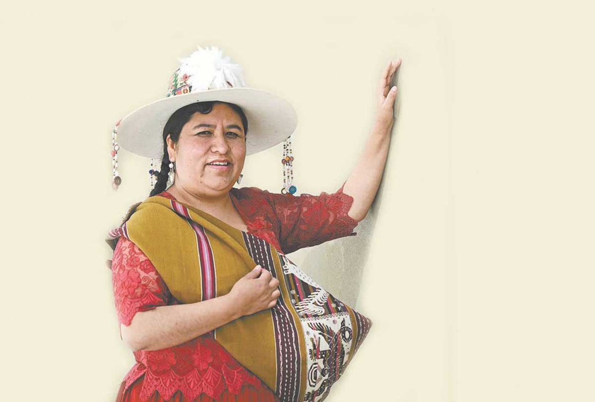 ELVIRA ESPEJO: ‘El textil es el personaje más complejo’