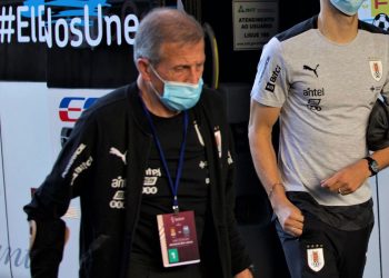 ‘El equipo no se cayó’ pero ‘cada vez queda menos’, dice DT de Uruguay