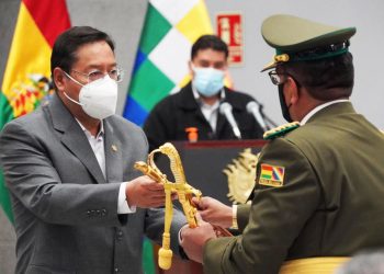 Arce instruye a nuevos generales de la Policía ‘defender la democracia’ ante acciones sediciosas