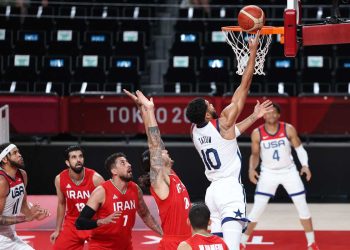 Estados Unidos se pasea ante Irán y endereza su rumbo en el básquetbol olímpico