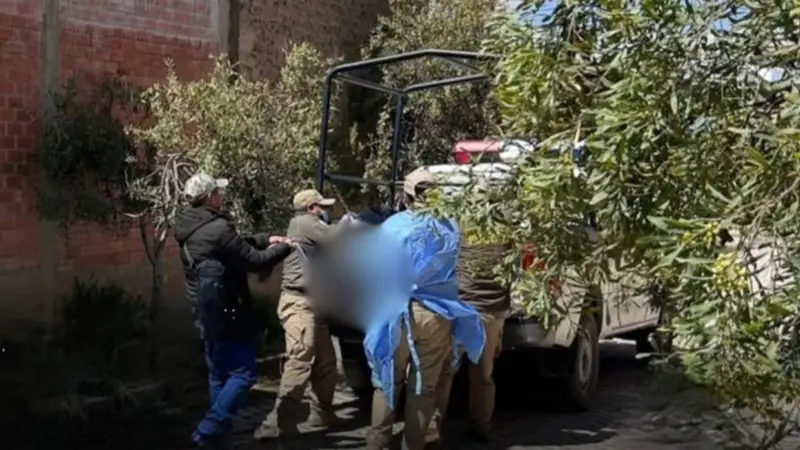 Silvia fue hallada muerta en vía pública, en una zona de El Alto. FOTO: RRSS