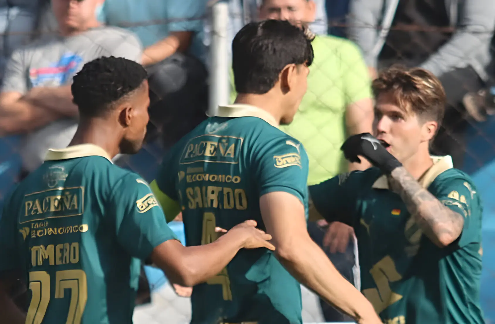 Bolívar vence 1-2 a Blooming en un partido desvirtuado