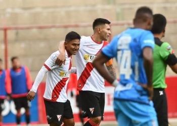 Always derrota 4-2 a Blooming y se acerca a la otra fase