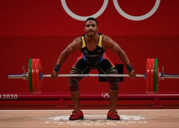 Mayora conquista la plata en halterofilia  y le da la primera medalla a Venezuela
