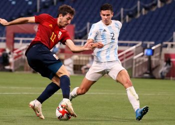 España avanza a cuartos y Argentina se queda fuera en el fútbol de Tokio-2020