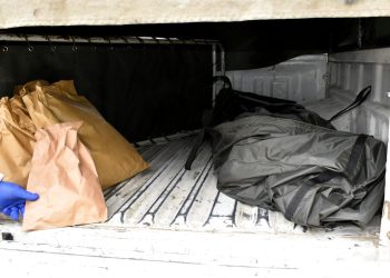 La Policía busca a los familiares de las tres personas víctimas fatales de hipotermia. Foto: APG