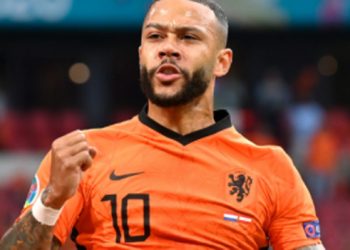Países Bajos se clasifica a octavos de la Eurocopa al derrotar a Austria por 2-0