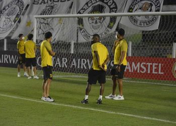 The Strongest se enfrenta a Santos, ambos obligados a ganar