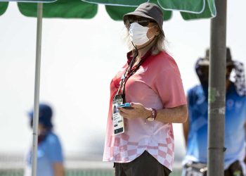 La ‘increíble experiencia’ de una jueza transgénero de canotaje