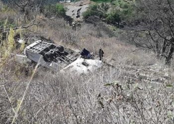 Accidente de bus que transportaba mineros deja 15 muertos en Perú