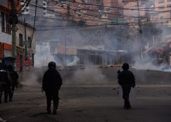 Policías y cocaleros vuelven a enfrentarse y retorna la violencia a Villa Fátima