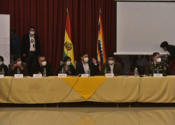 Arranca en medio de incidentes mesa de diálogo para resolver el conflicto en Adepcoca