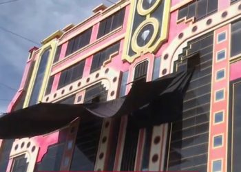 Un ‘Cholet’ en El Alto sirve como escenario para la filmación de ‘La Reina del Sur 3’