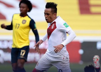 Perú resucita al ganar 2-1 a un Ecuador que tambalea en eliminatorias