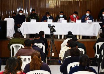 Cinco capitales disponen restricciones y cuarentena para frenar avance del COVID-19